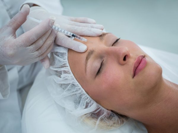 Estética e Saúde: Como Funcionam os Procedimentos de Preenchimento Facial e Toxina Botulínica?