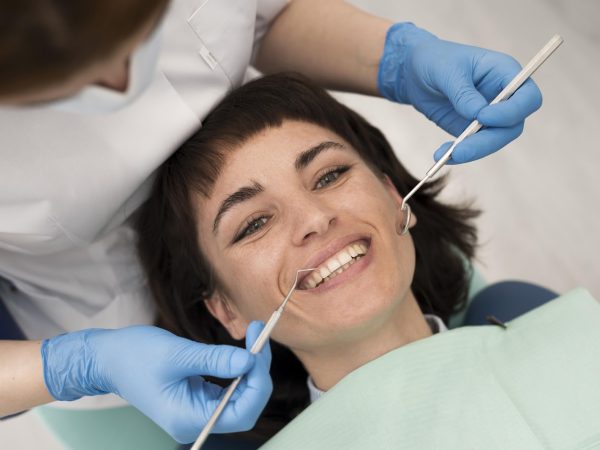 Quais benefícios o implante de dente com prótese protocolo pode trazer?